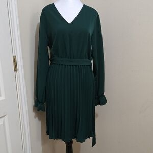 Women's PrettyGarden Green V-Neck Dress Sz Small NWT